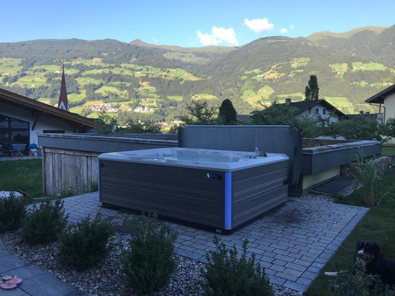 Berghof Zillertal Apartment Fügen Екстериор снимка